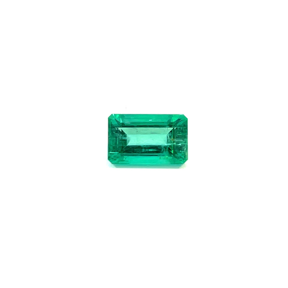 EM EC (M)
2.44CT
9.9X6.2MM
KC93500