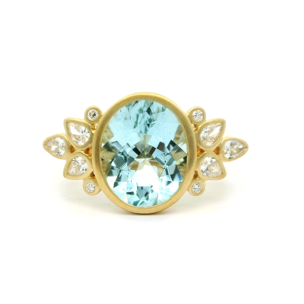 AQ OV BD RI 2.77/.28CT 18KY SZ7 KC92790