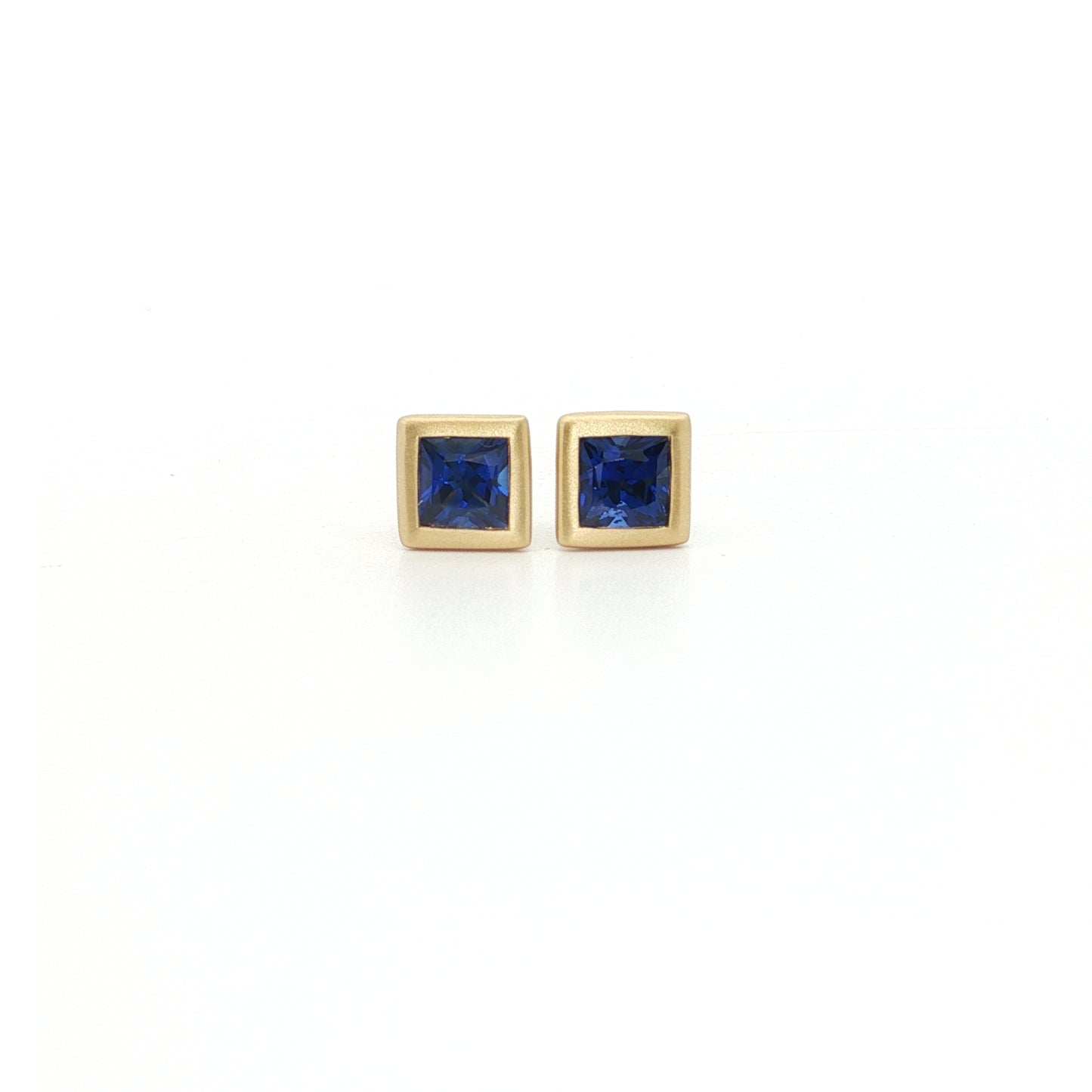 Blue Sapphire Princess Cut Bezel Earring 0.64ct 18K Yellow Gold