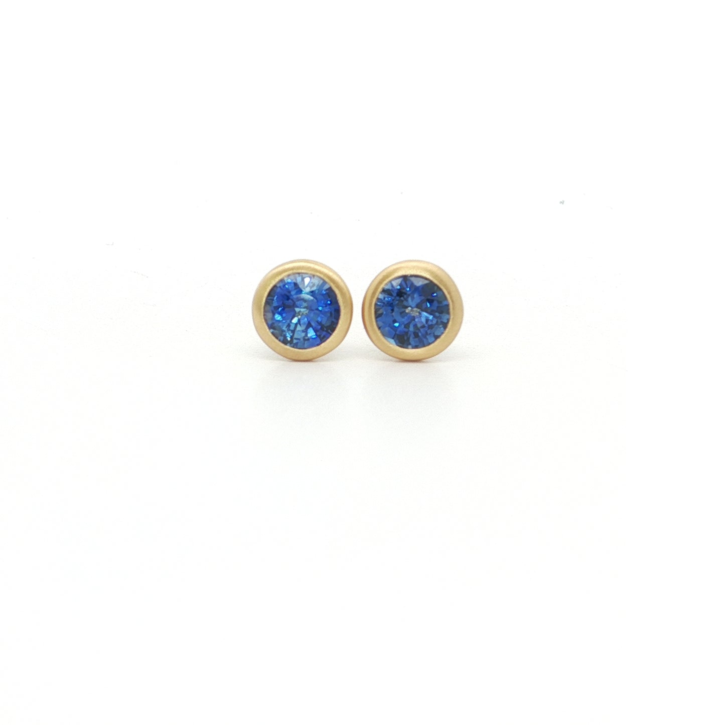 Blue Sapphire Round Bezel Earring 0.97ct 18K Yellow Gold (2)