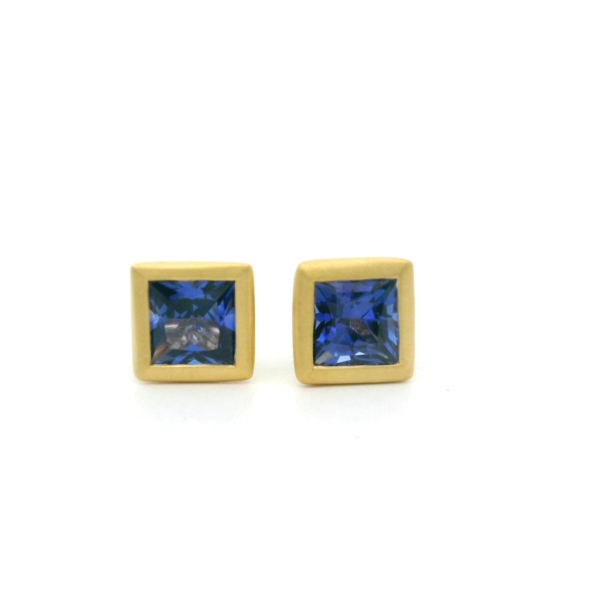 Blue Sapphire Square Bezel Earring 0.97ct 18K Yellow Gold