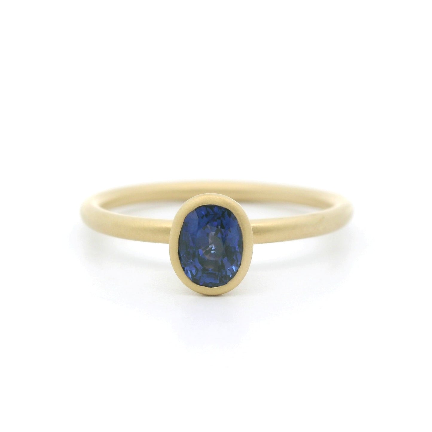 Blue Sapphire Oval Yumdrop Ring 0.70ct 18K Yellow Gold (2)