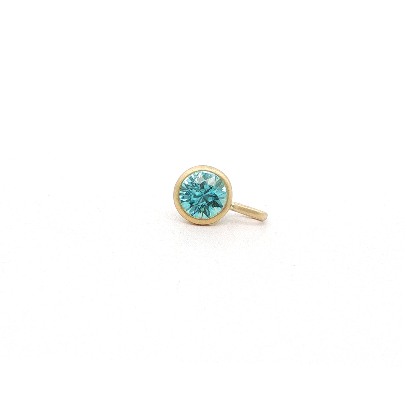 Blue Zircon Round Bezel Pendant 0.92ct 18K Yellow Gold
