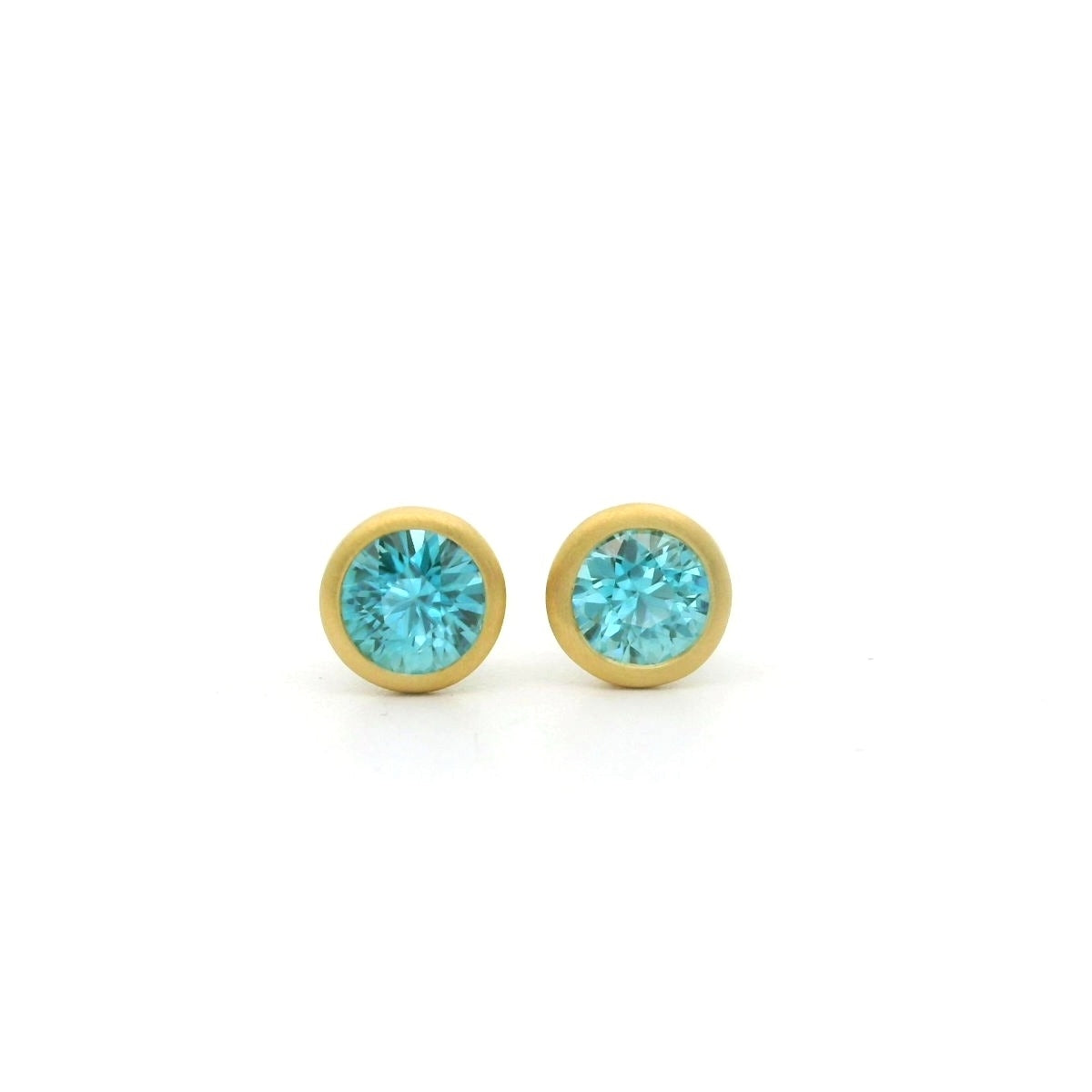 Blue Zircon Round Bezel Earring 0.68ct 18K Yellow Gold
