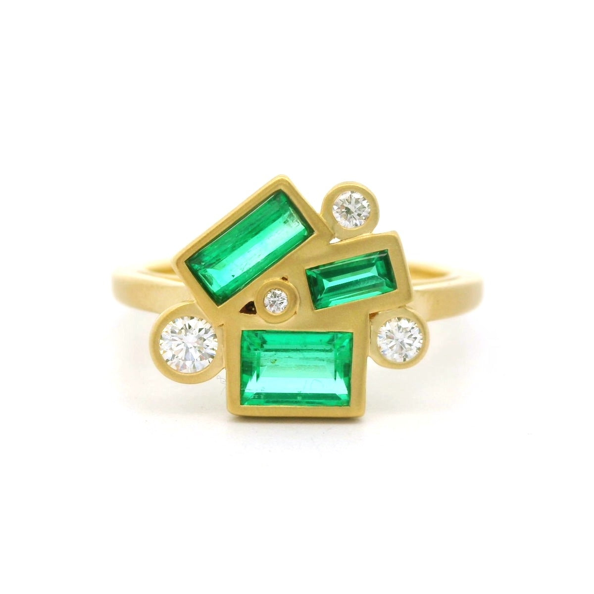 EM/DM CLSTR RI 0.66/.15CT 18KY SZ6.5 KC91800