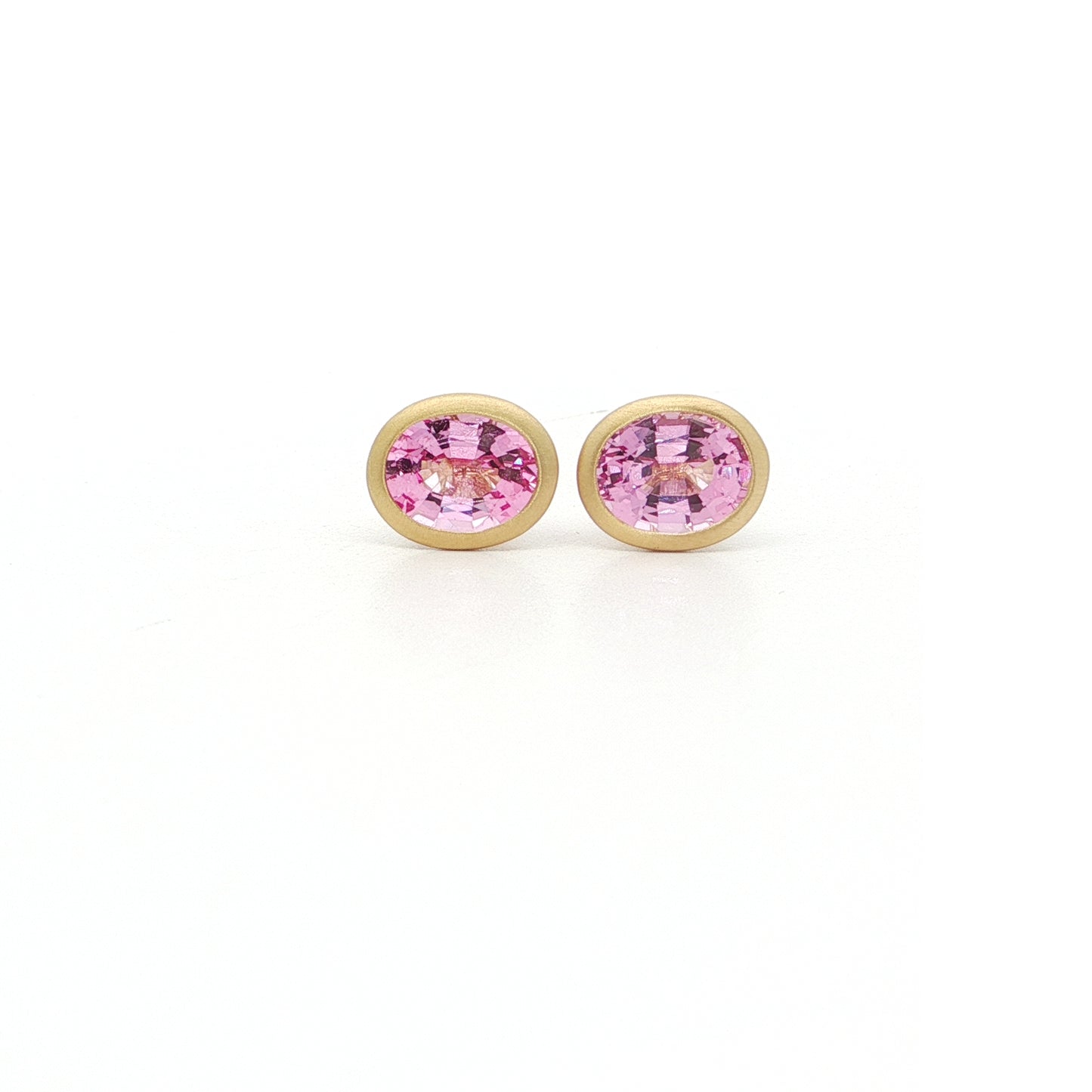 Pink Spinel Oval Bezel Earring 1.81ct 18K Yellow Gold
