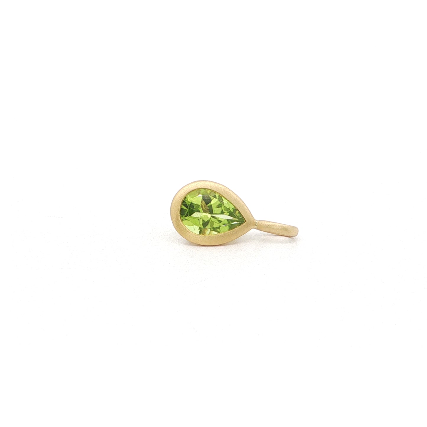 Peridot Pear Shape Bezel Pendant 0.70ct 18K Yellow Gold