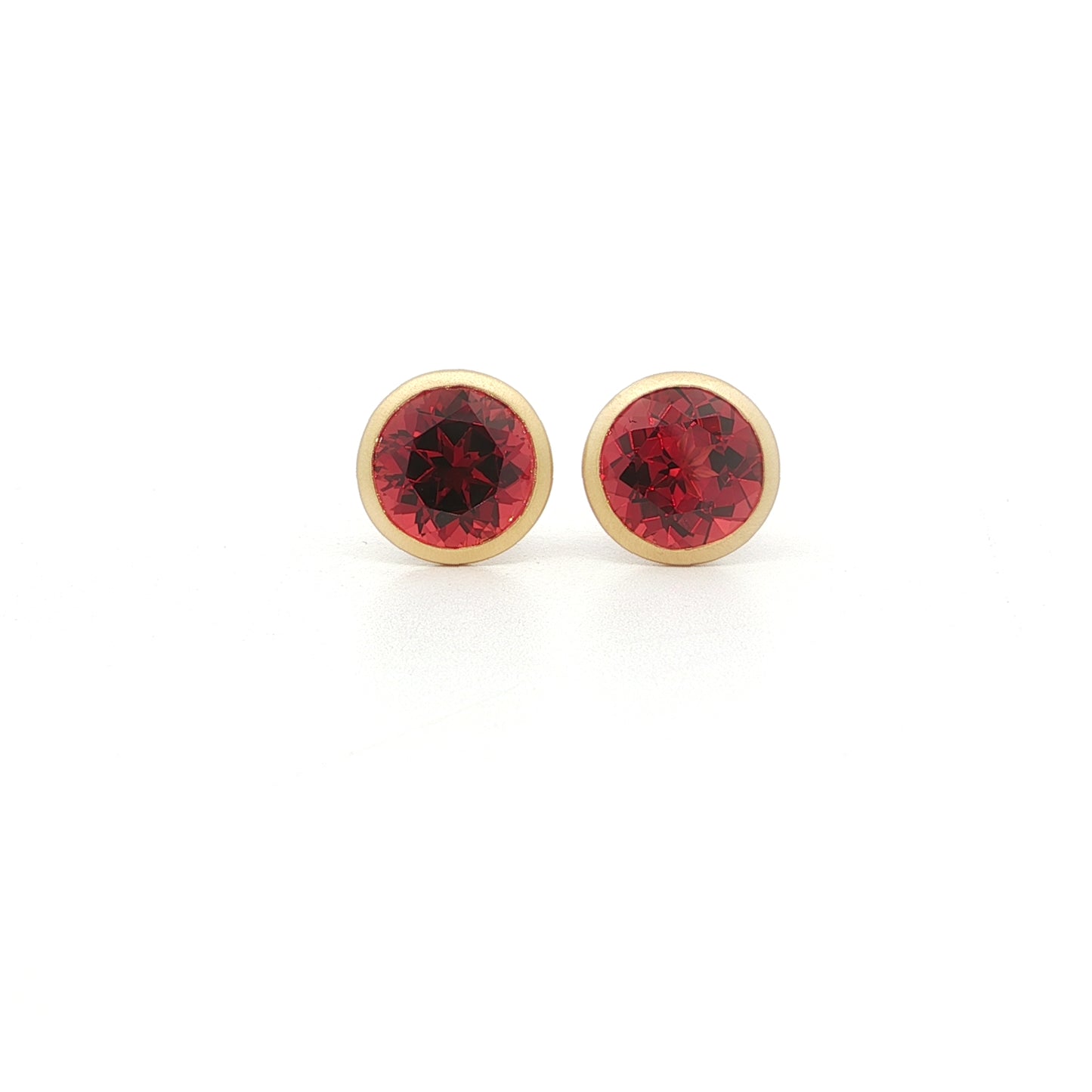 Rhodolite Garnet Round Bezel Earring 3.99ct 18K Yellow Gold