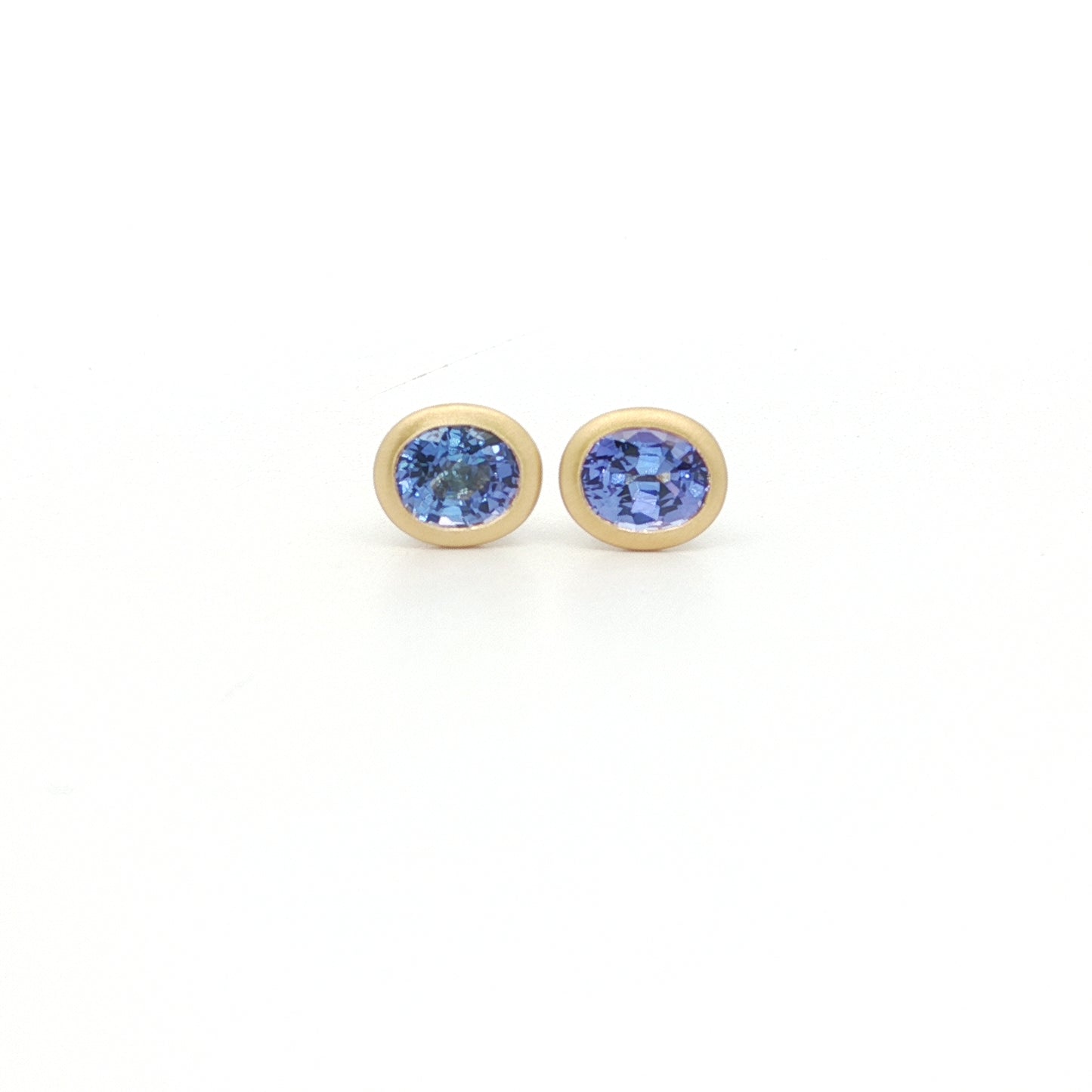 Tanzanite Oval Bezel Earring 0.95ct 18K Yellow Gold