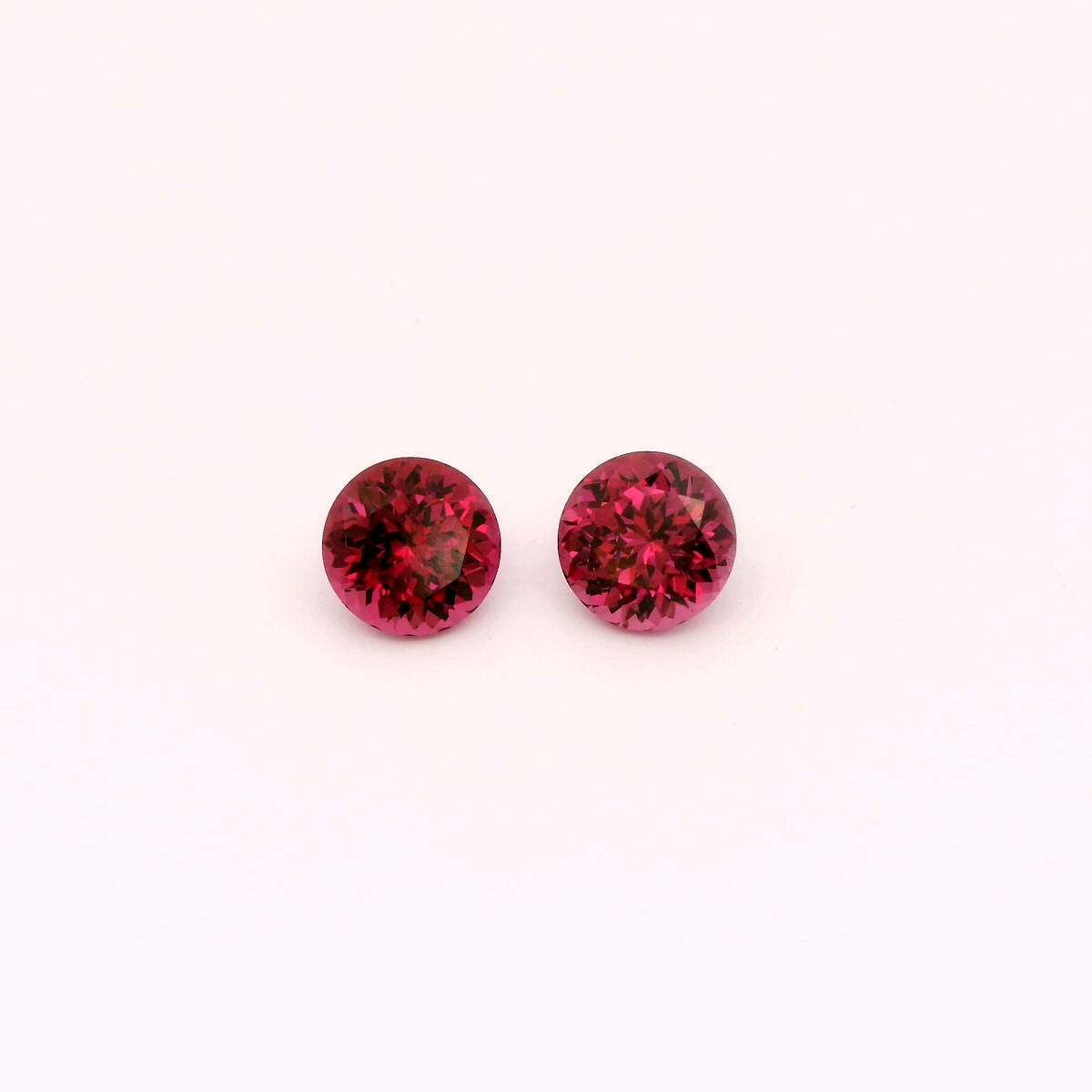 Garnet Round Matched Pair 2.29ct (N) 6.2mm 80pct