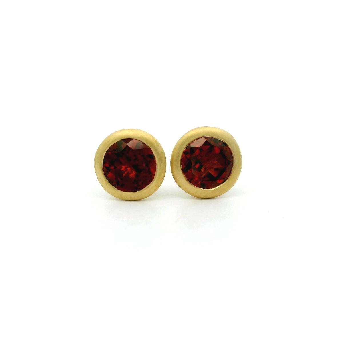 Red Garnet Round Bezel Earring 1.14ct 18K Yellow Gold
