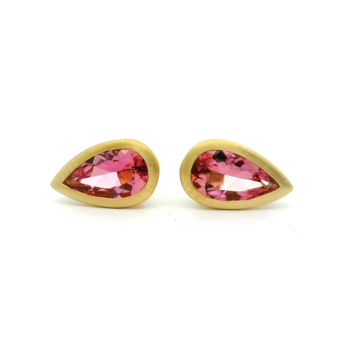 Pink Tourmaline Pear Shape Bezel Earring 0.94ct 18K Yellow Gold