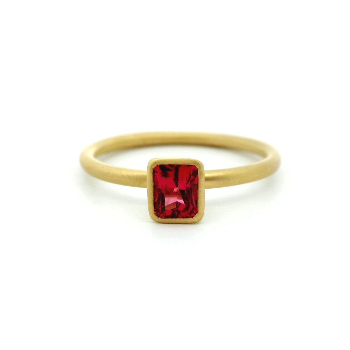 Red Spinel Radiant Yumdrop Ring 0.54ct 18K Yellow Gold Size 6.5