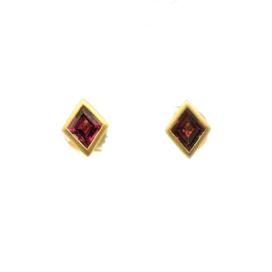 GN KI BZL ER 1.47CT 18KY KC9450