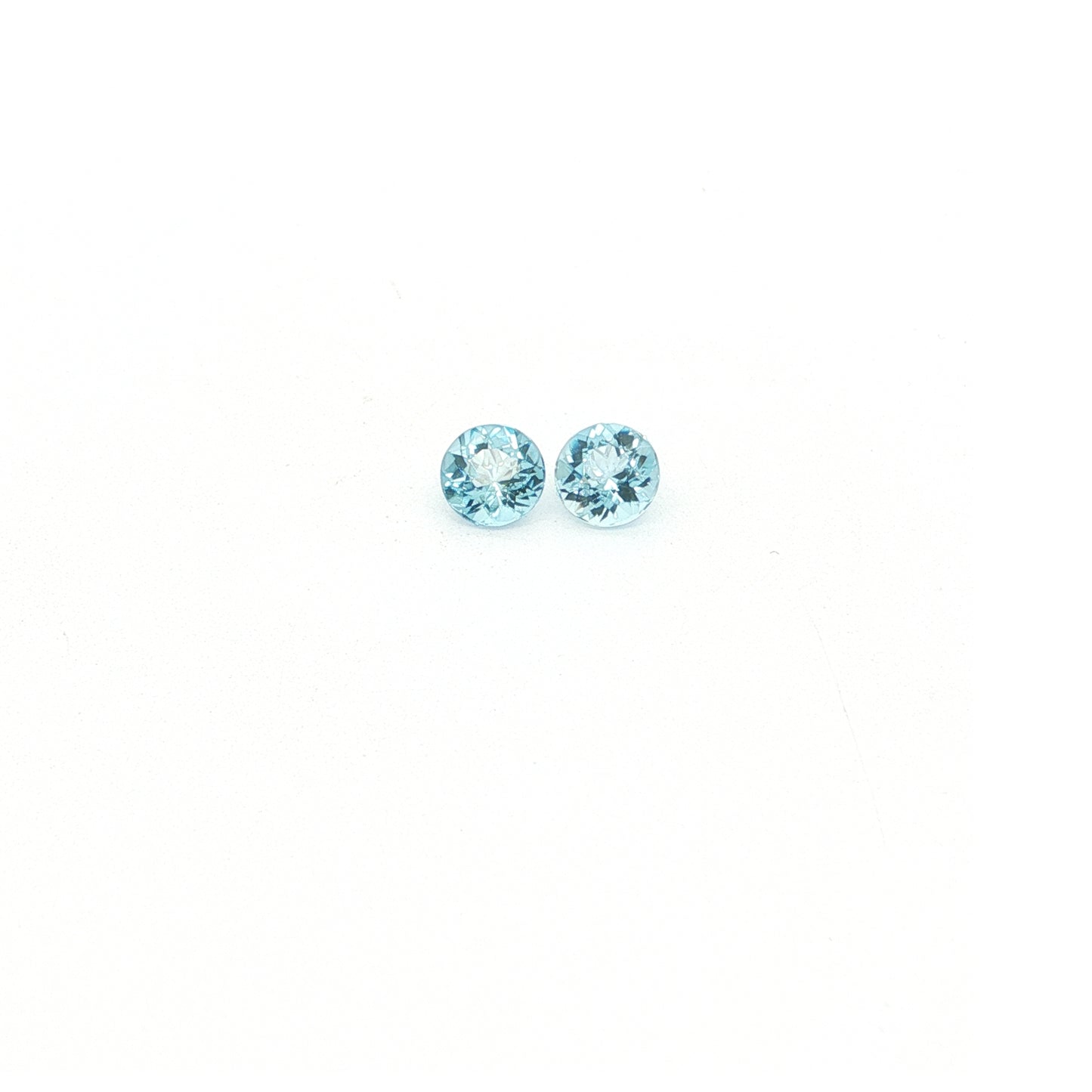 Aquamarine Round Matched Pair 0.87ct (H) 5mm 300pct