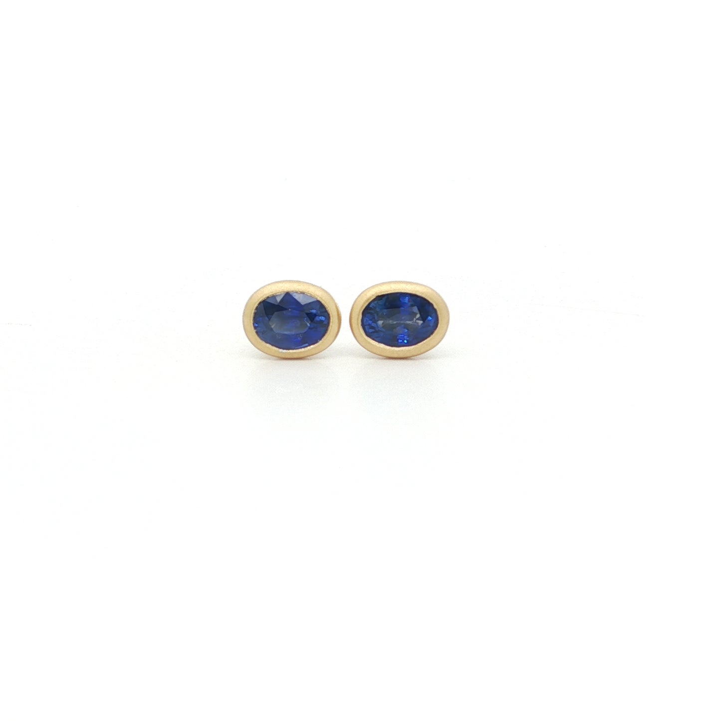 Blue Sapphire Oval Bezel Earring 0.78ct 18K Yellow Gold (2)