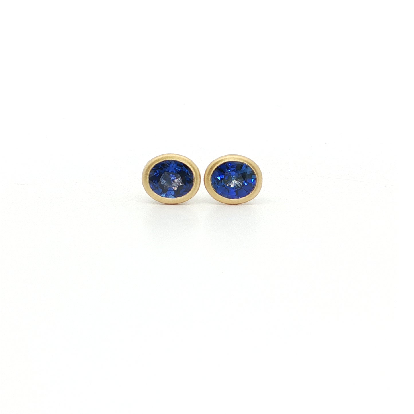 Blue Sapphire Oval Bezel Earring 0.86ct 18K Yellow Gold