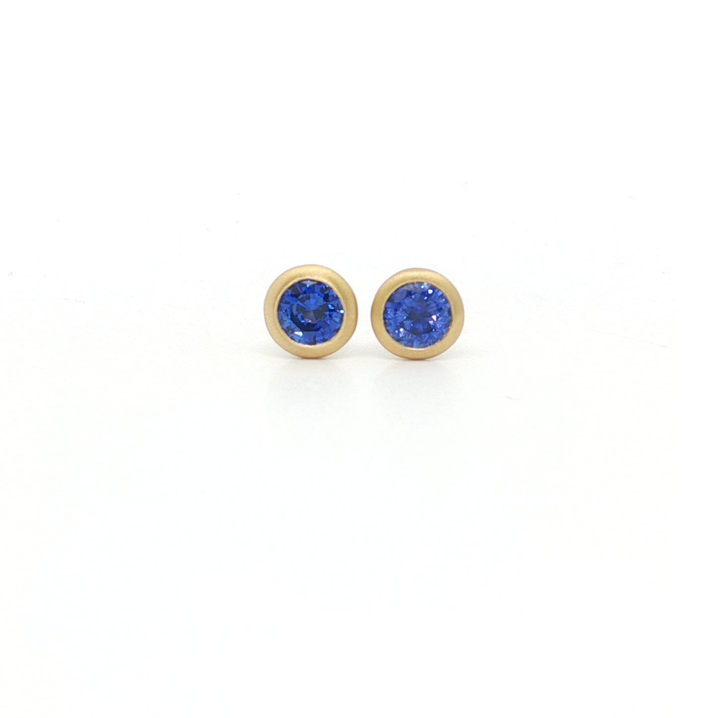 Blue Sapphire Round Bezel Earring 0.61ct 18K Yellow Gold