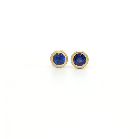 Blue Sapphire Round Bezel Earring 0.67ct 18K Yellow Gold (2)