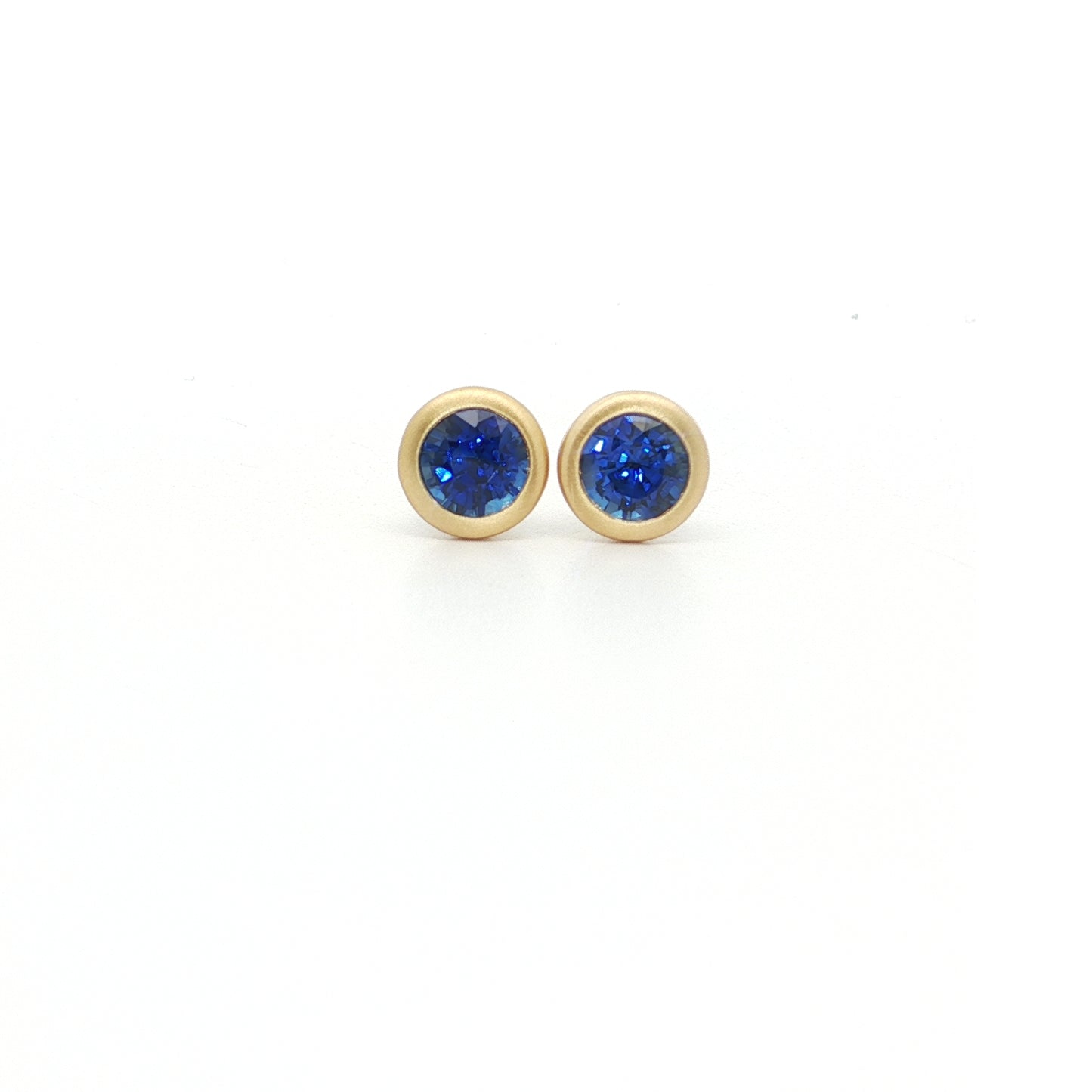 Blue Sapphire Round Bezel Earring 0.93ct 18K Yellow Gold (2)