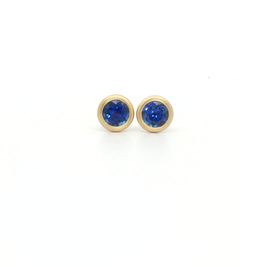 Blue Sapphire Round Bezel Earring 0.93ct 18K Yellow Gold (2)