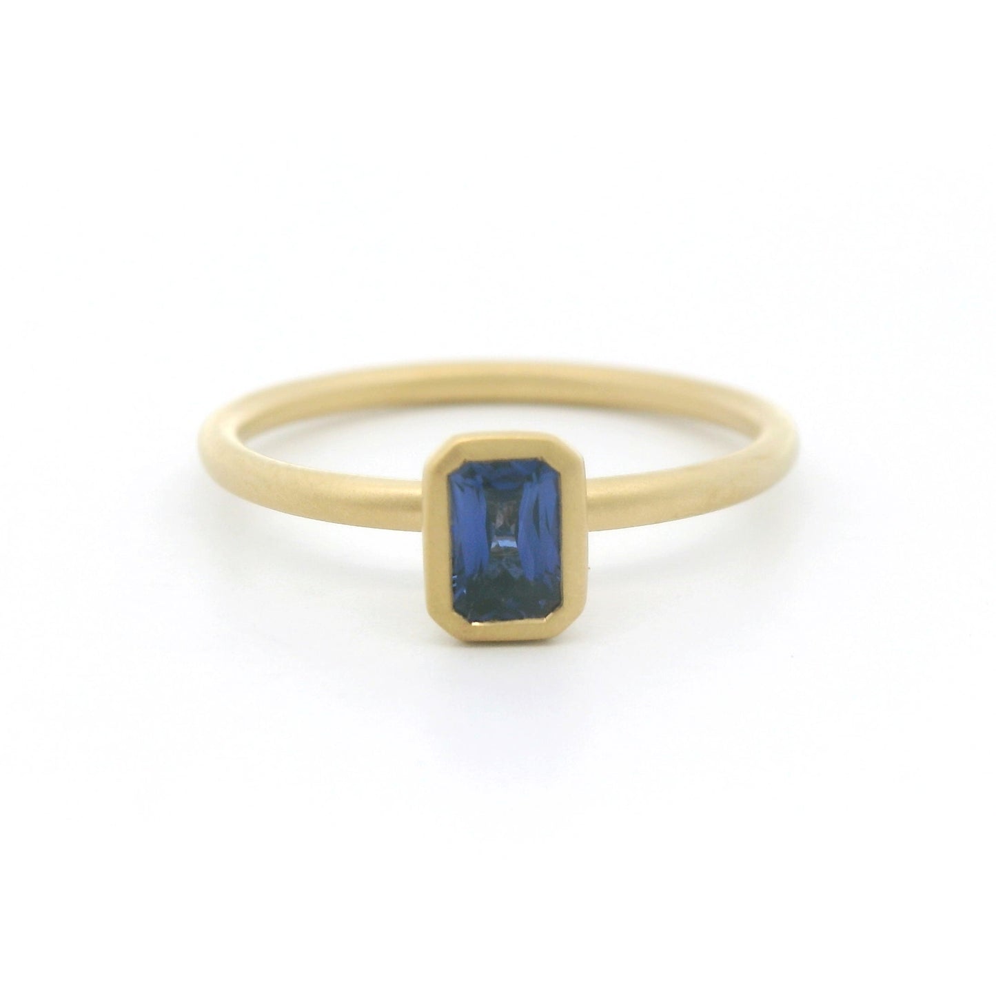 Blue Sapphire Emerald Cut Yumdrop Ring 0.38ct 18K Yellow Gold Size 7