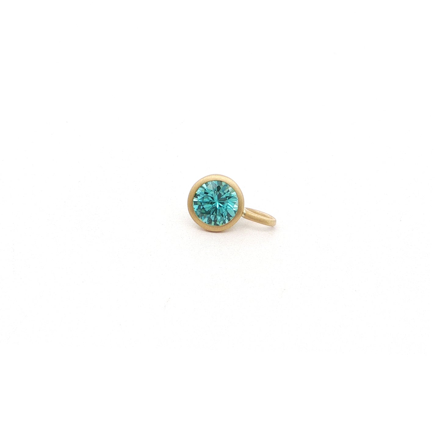 Blue Zircon Round Bezel Pendant 0.86ct 18K Yellow Gold