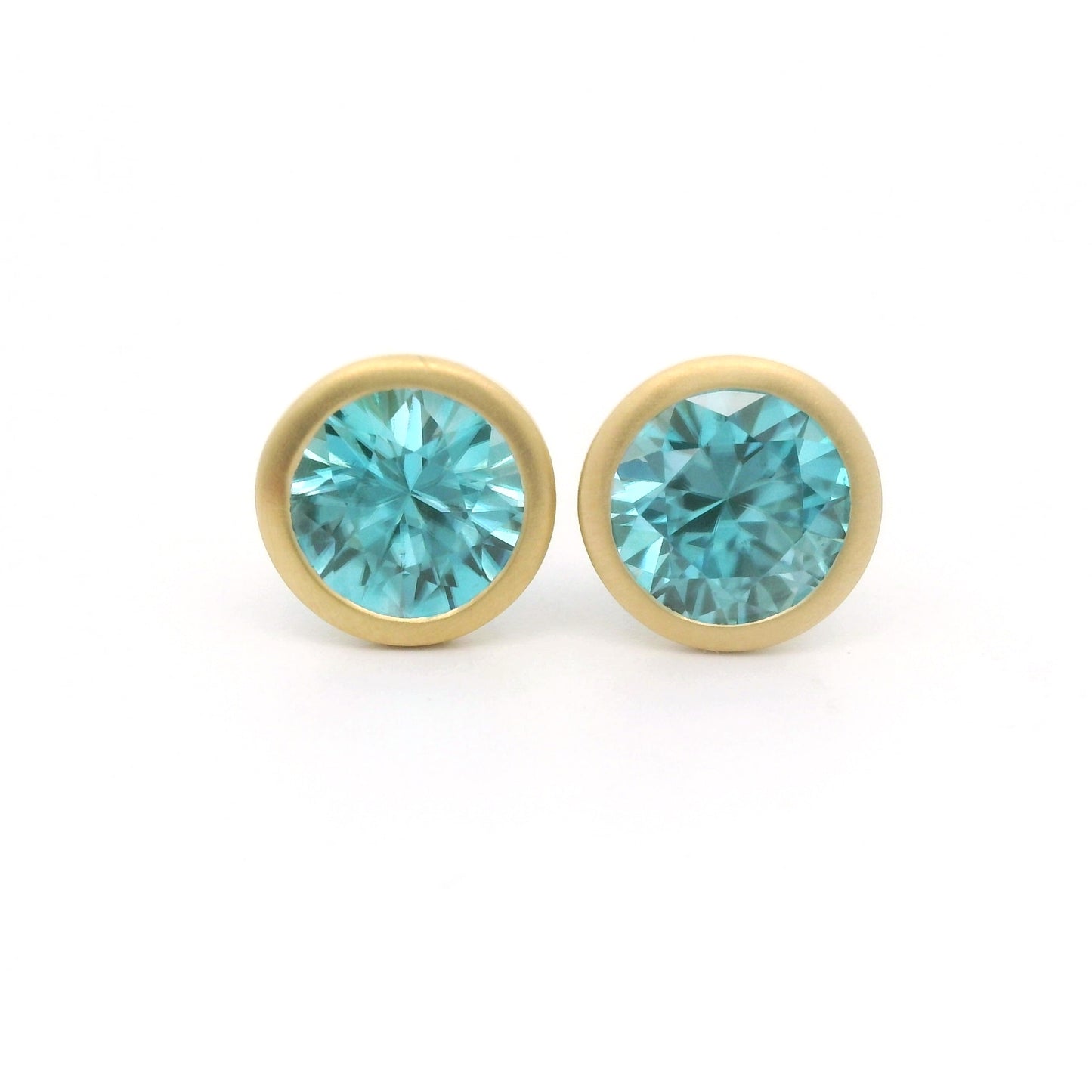 Blue Zircon Round Bezel Earring 3.57ct 18K Yellow Gold