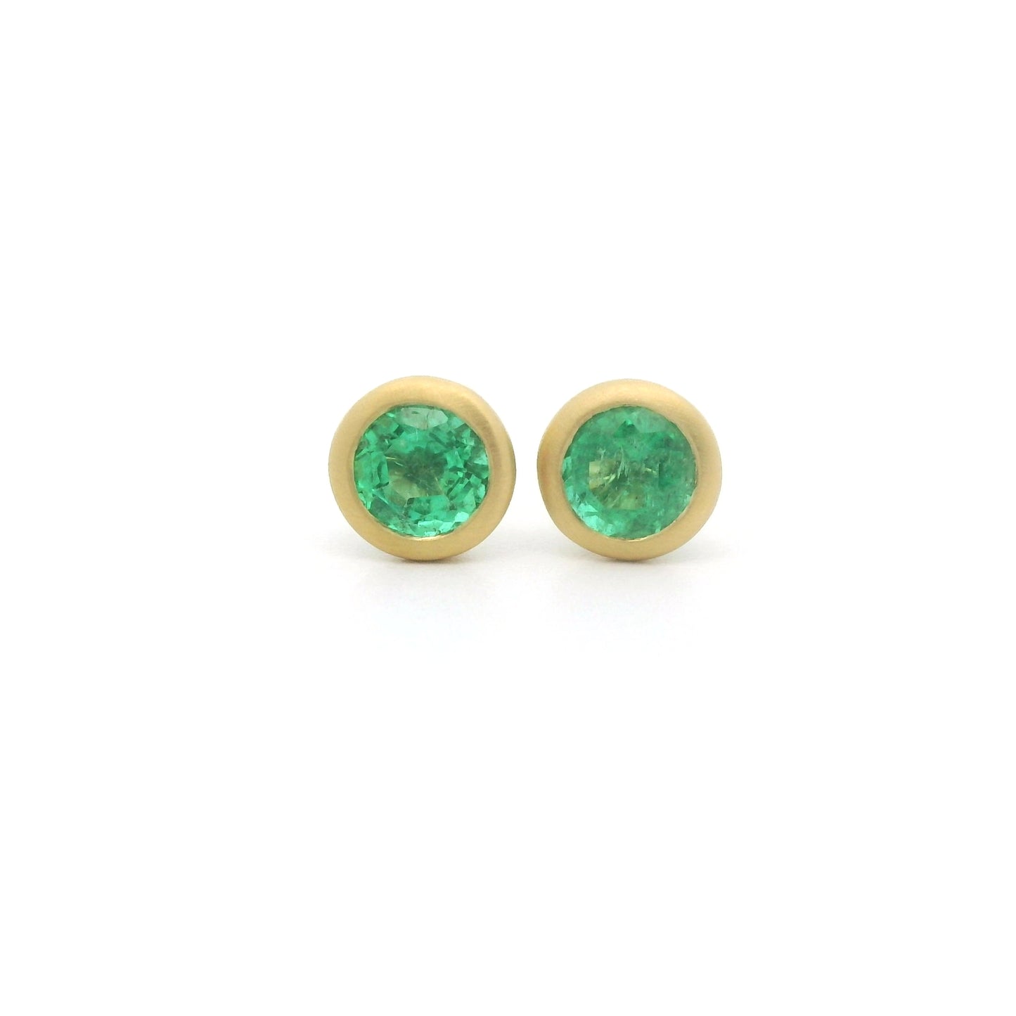 Emerald Round Bezel Earring 0.43ct 18K Yellow Gold