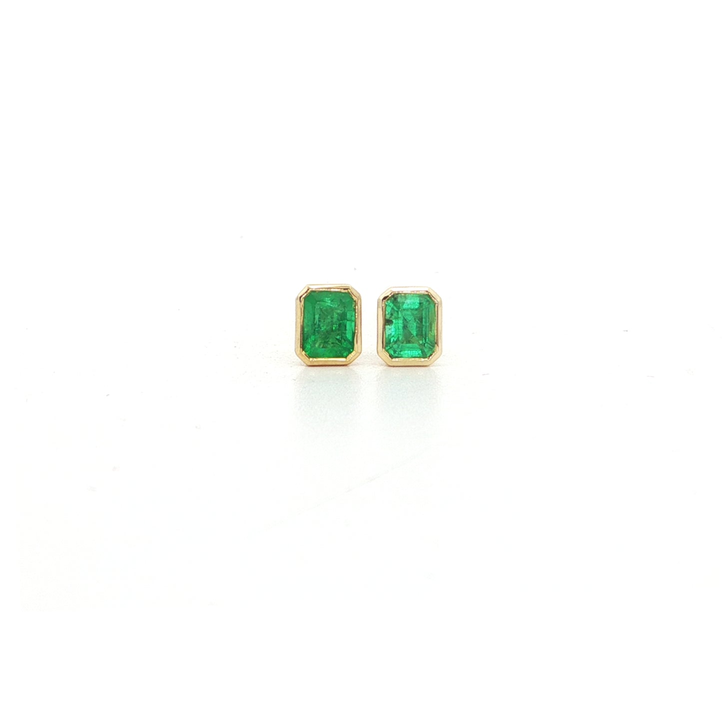 Emerald Cut Bezel Earring 0.41ct 18K Yellow Gold