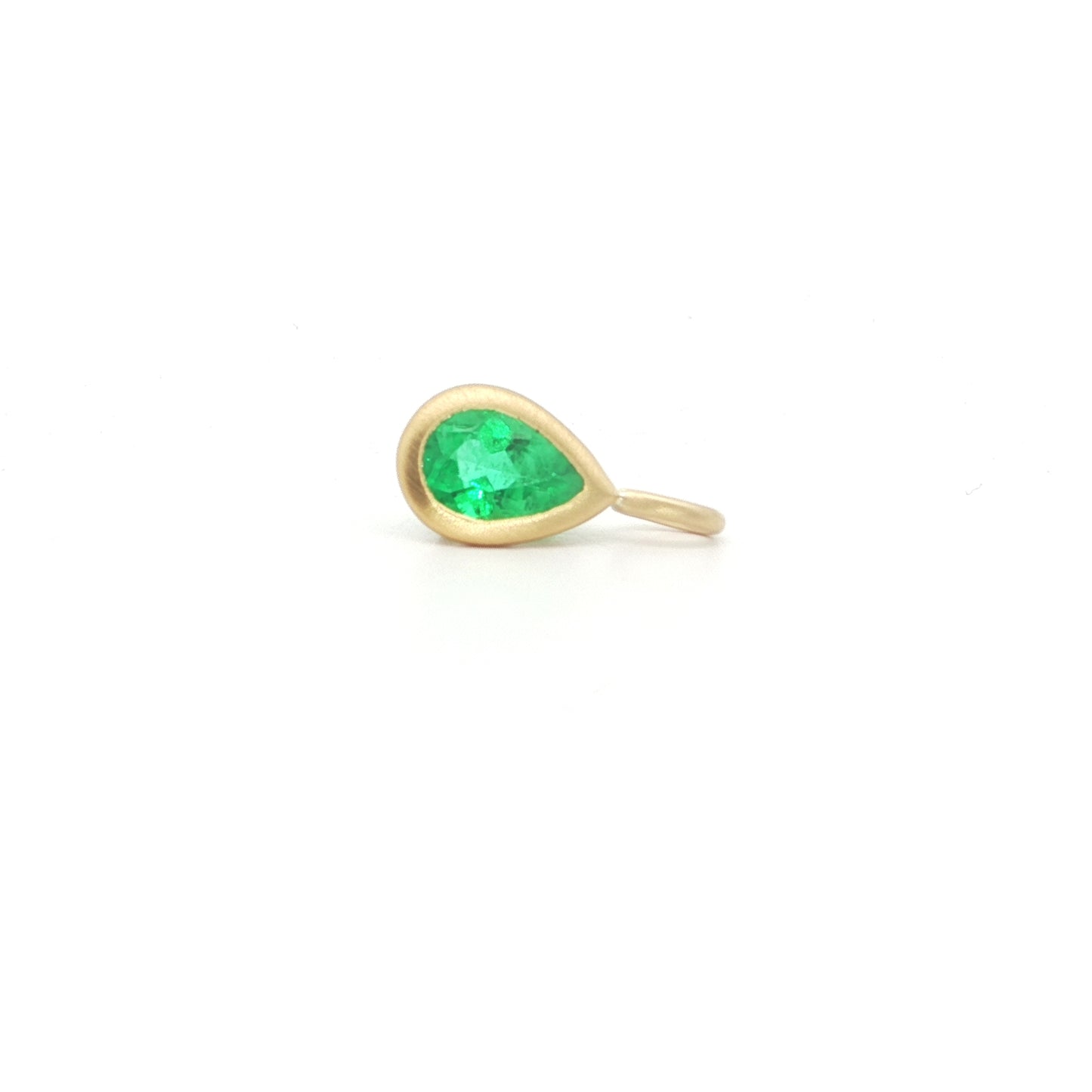 Emerald Pear Shape Bezel Pendant 0.72ct 18K Yellow Gold