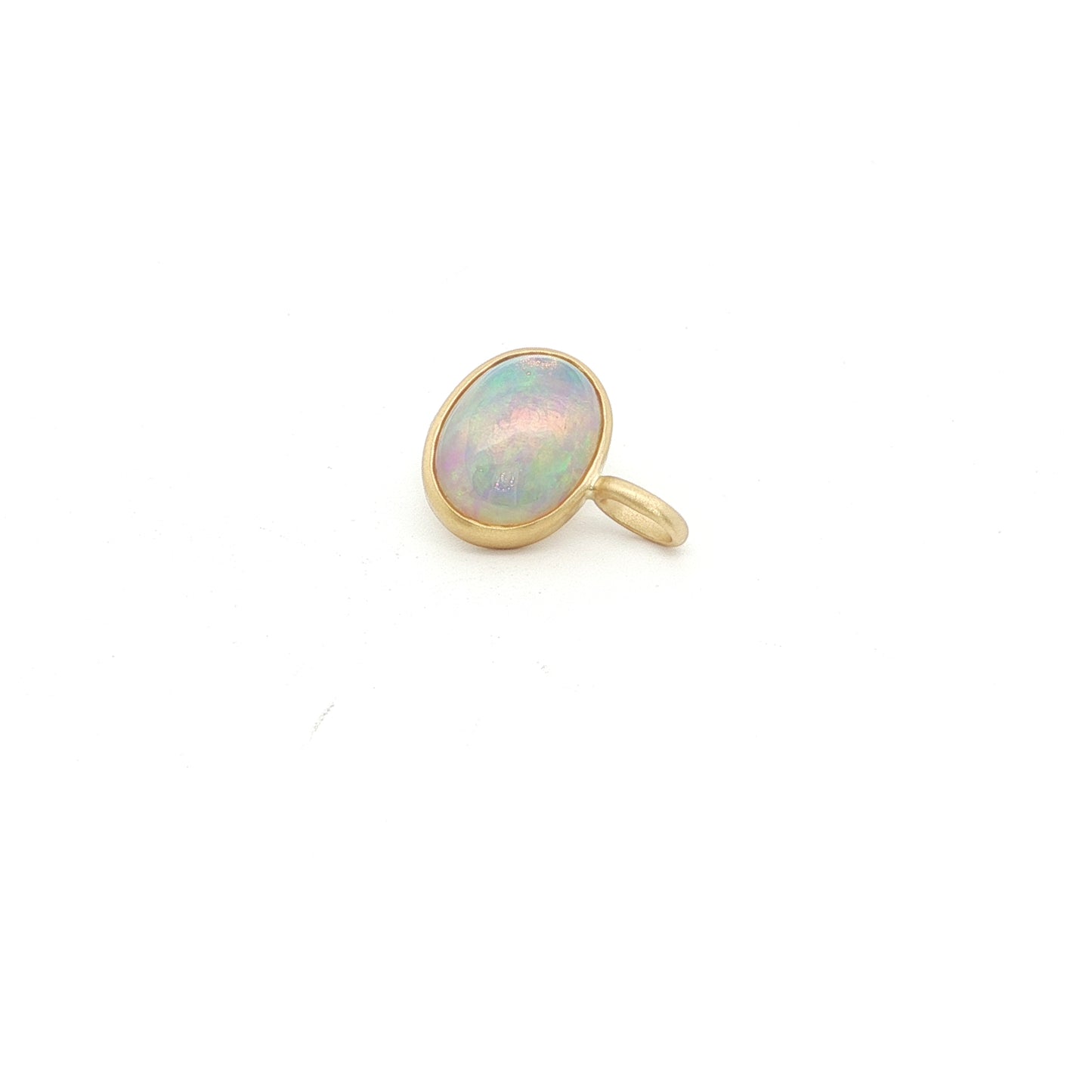 Ethiopian Opal Oval Bezel Pendant 0.99ct 18K Yellow Gold