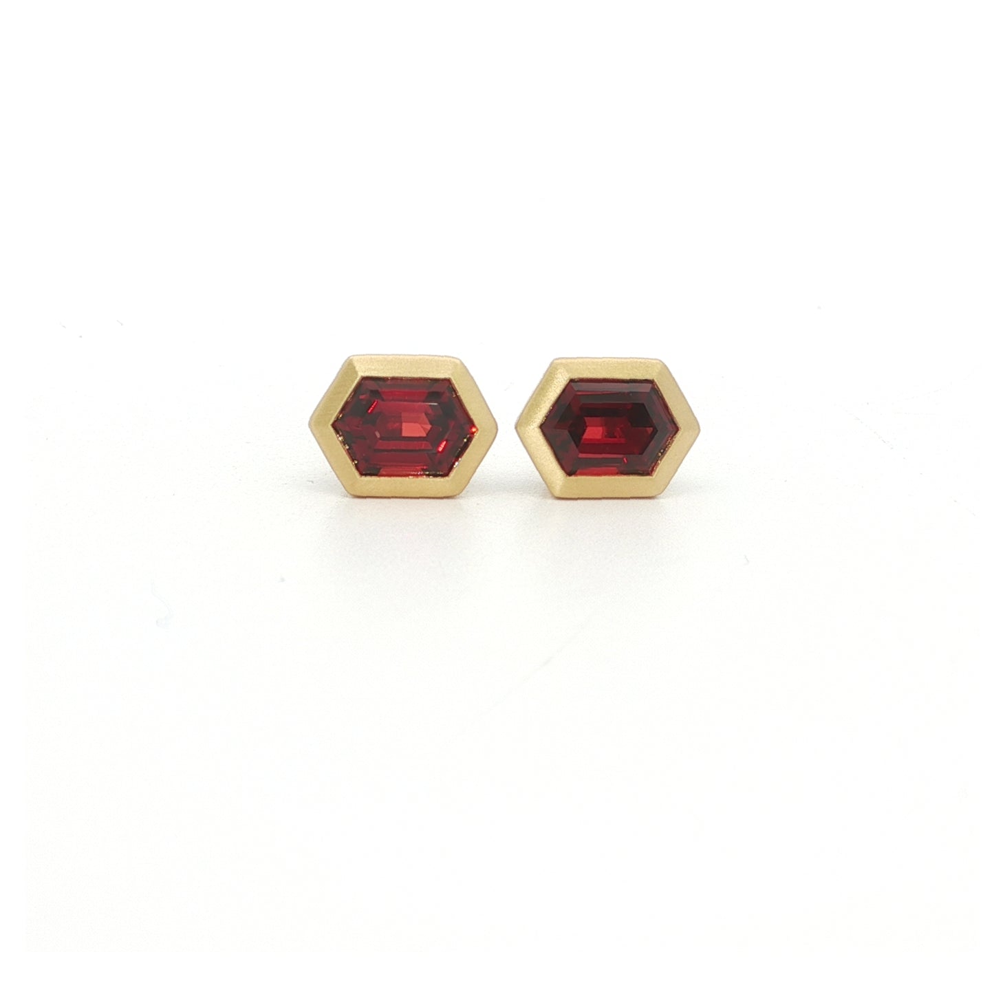 Garnet Hexagon Bezel Earring 1.57ct 18K Yellow Gold
