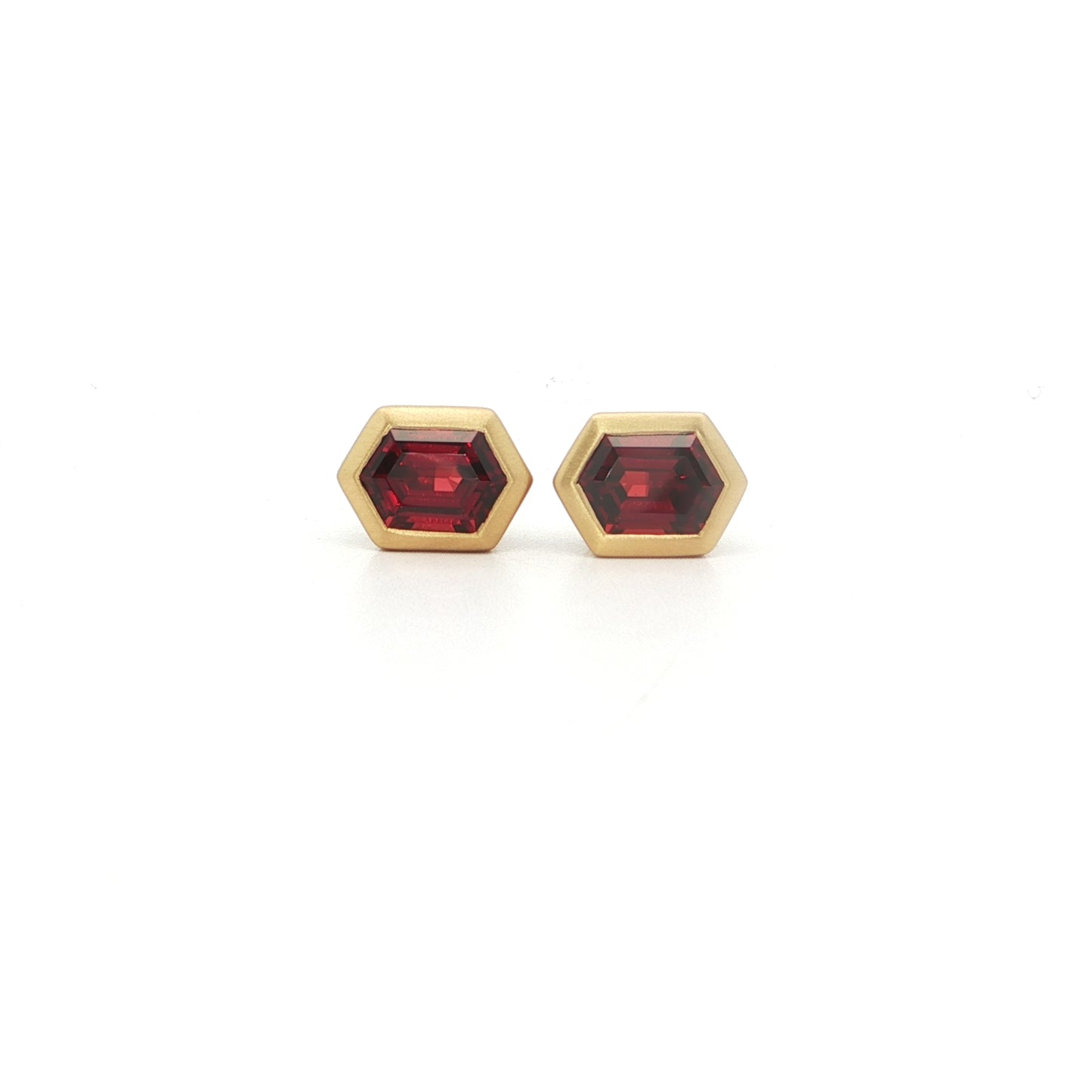 Garnet Hexagon Bezel Earring 1.61ct 18K Yellow Gold (2)