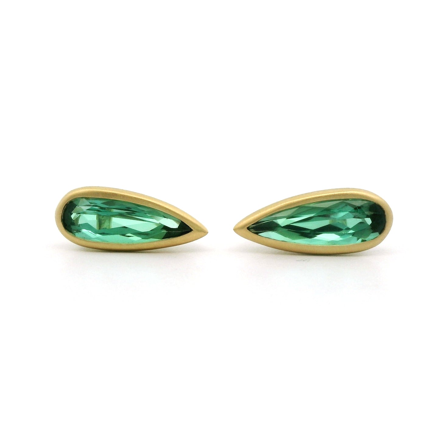 Green Tourmaline Pear Shape Bezel Earring 1.37ct 18K Yellow Gold (2)