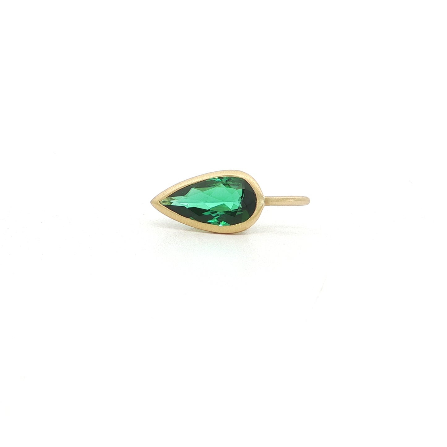 Green Tourmaline Pear Shape Bezel Pendant 0.95ct 18K Yellow Gold