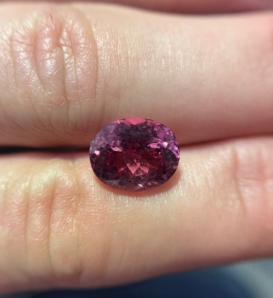 Malaya Garnet Oval 7.44ct (N) 10.4x12.7mm 850pct