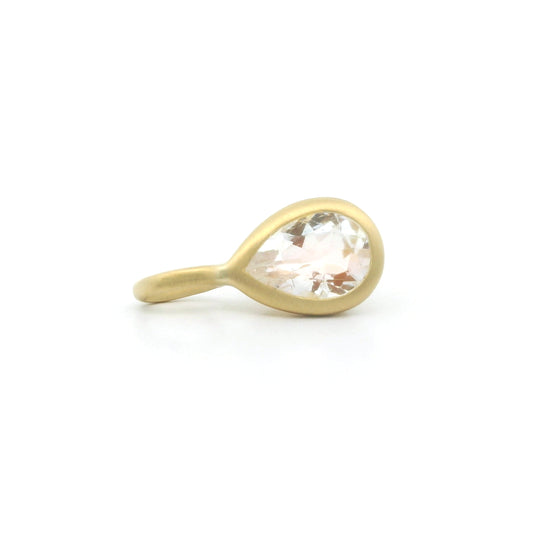 Moonstone Pear Shape Bezel Pendant 0.50ct 18K Yellow Gold