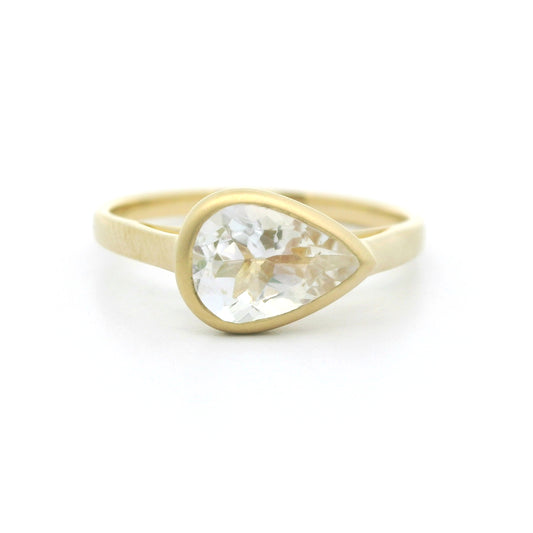 Moonstone Pear Shape Bezel Ring 1.08ct 18K Yellow Gold Size 7
