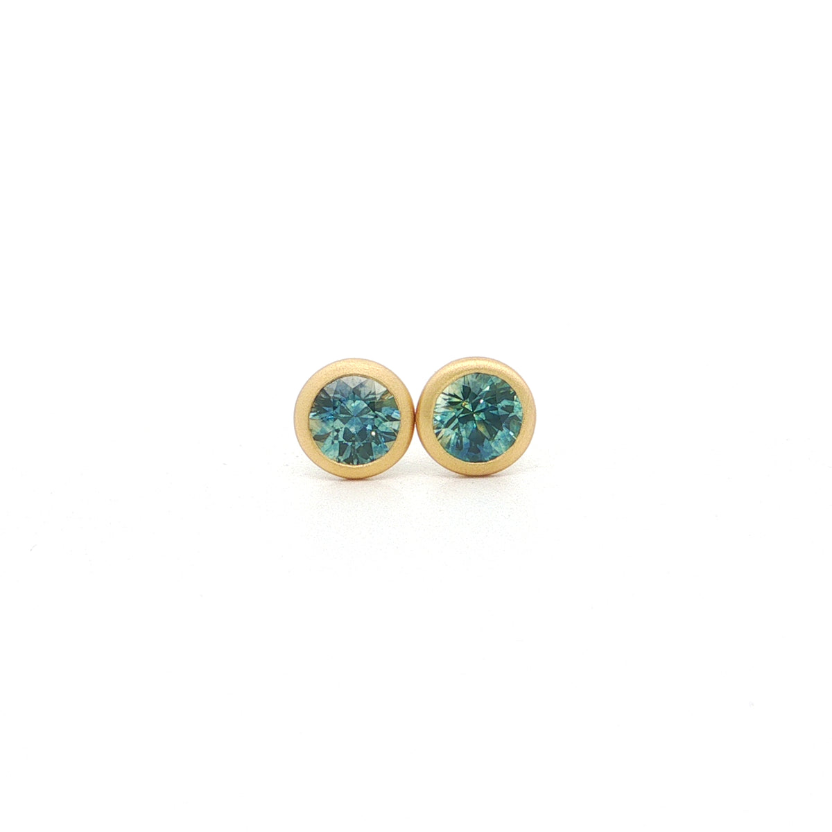 Montana Sapphire Round Bezel Earring 1.18ct 18K Yellow Gold (2)