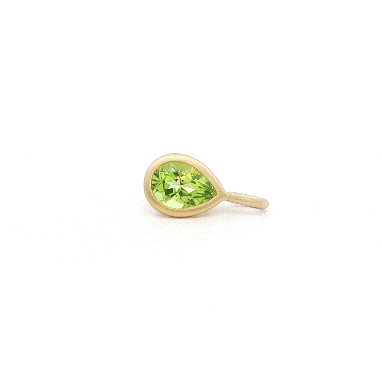 Peridot Pear Shape Bezel Pendant 0.78ct 18K Yellow Gold