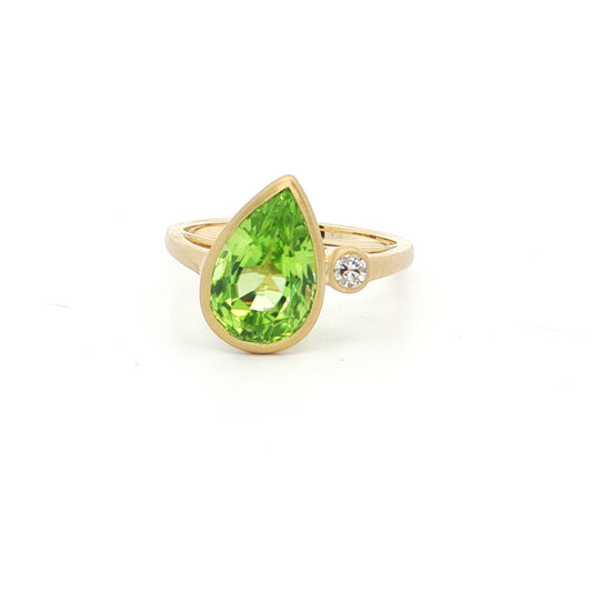 Peridot/Diamond Pear Shape 2 Stone Ring 3.63/0.08ct 18K Yellow Gold Size 7