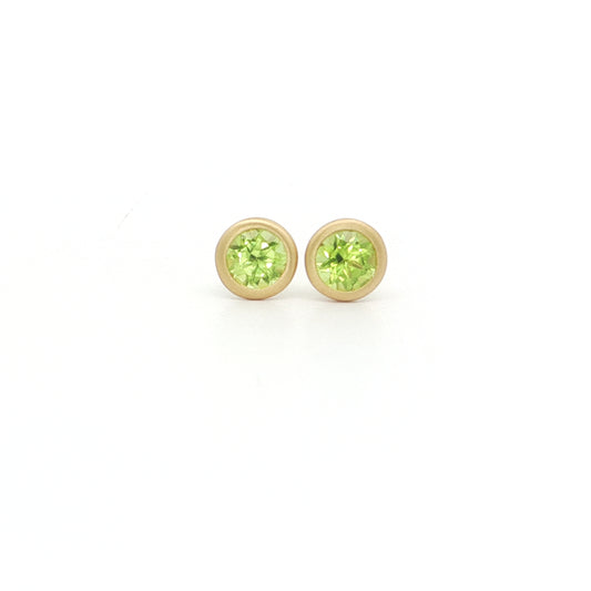 Peridot Round Bezel Earring 0.75ct 18K Yellow Gold (2)