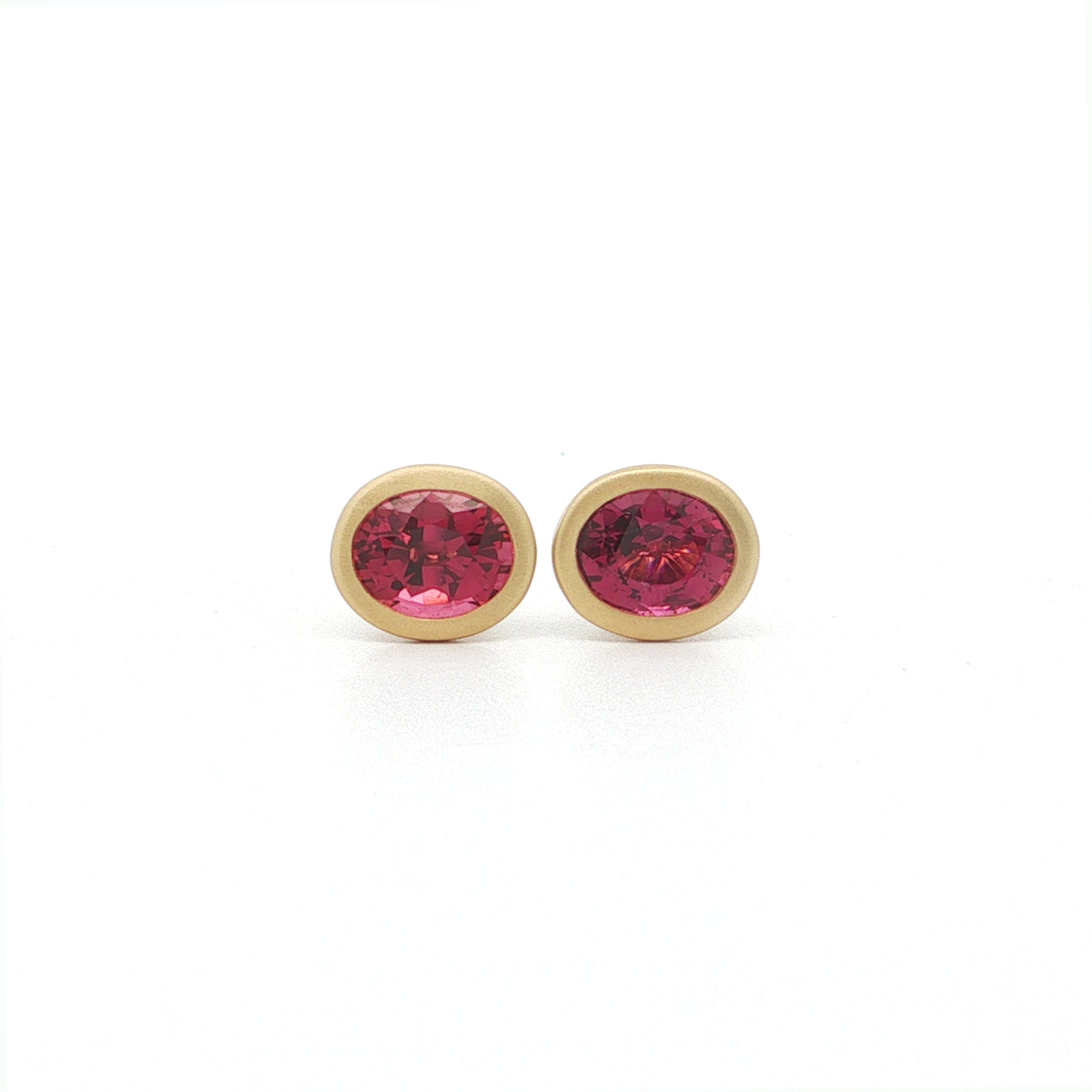 Red Spinel Oval Bezel Earring 1.69ct 18K Yellow Gold