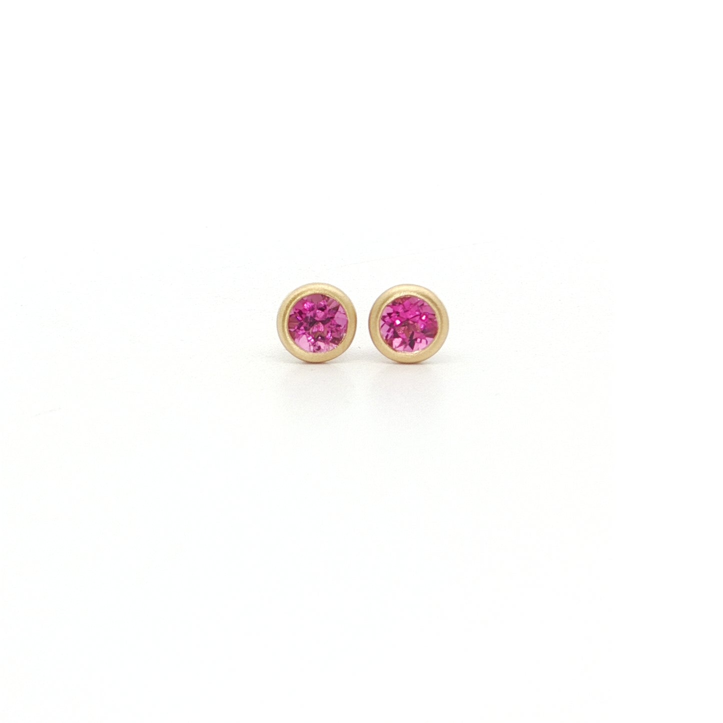 Rhodolite Garnet Round Bezel Earring 0.35ct 18K Yellow Gold