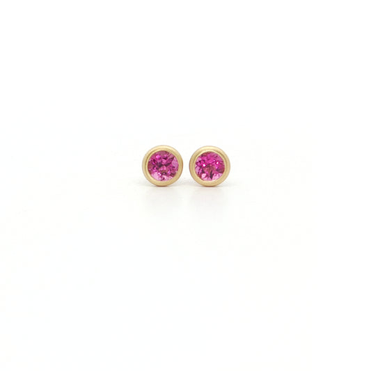 Rhodolite Garnet Round Bezel Earring 0.35ct 18K Yellow Gold