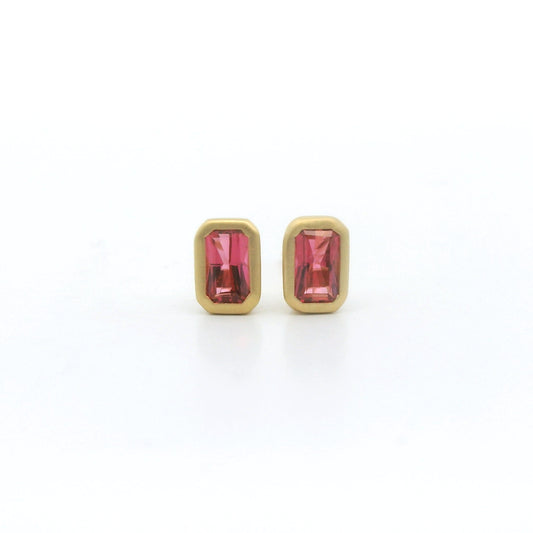 Pink Spinel Radiant Bezel Earring 0.59ct 18K Yellow Gold