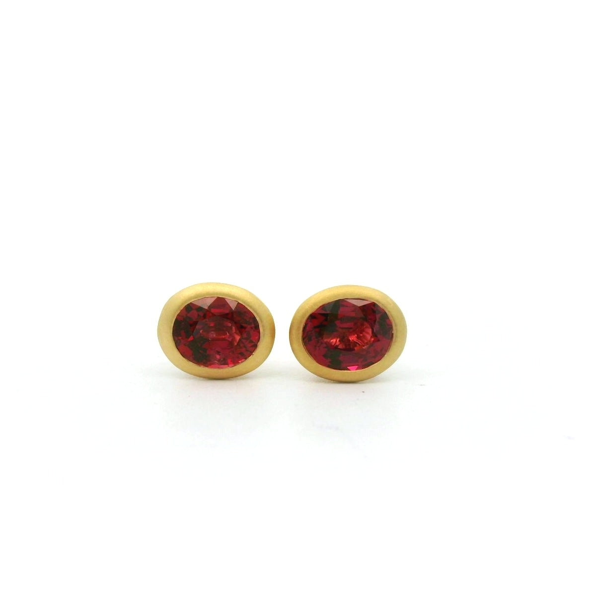RED SP OV BZL ER 0.92CT 18KY KC9650