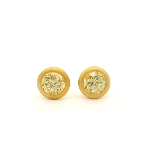 YSA RD BZL ER 0.64CT 18KY KC9430