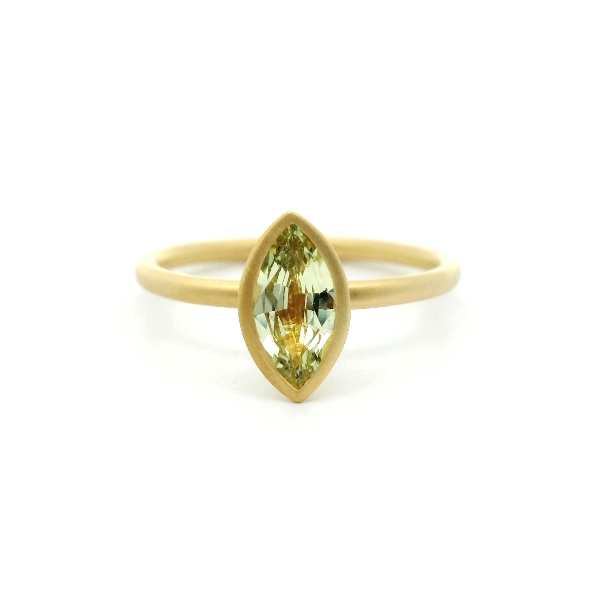 CR MQ YUM RI 0.69CT 18KY SZ7 KC9800